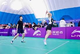 他只负责把球接住