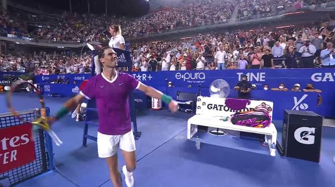 透露出他对 透露出他对